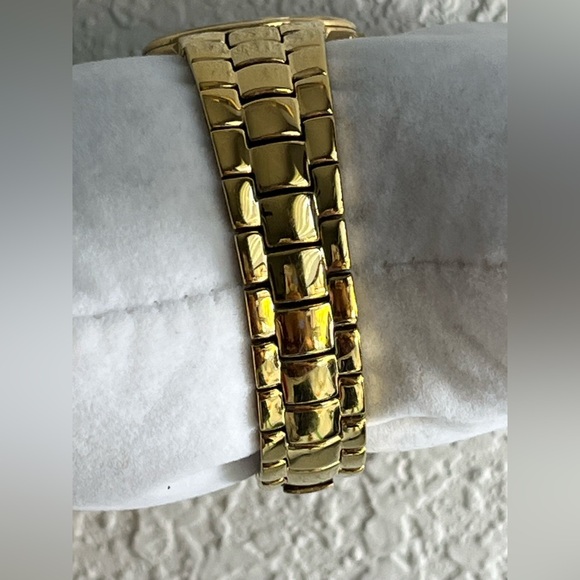 Gucci 3300.2.L gold plated 10 microns ladies watch - Picture 7 of 16
